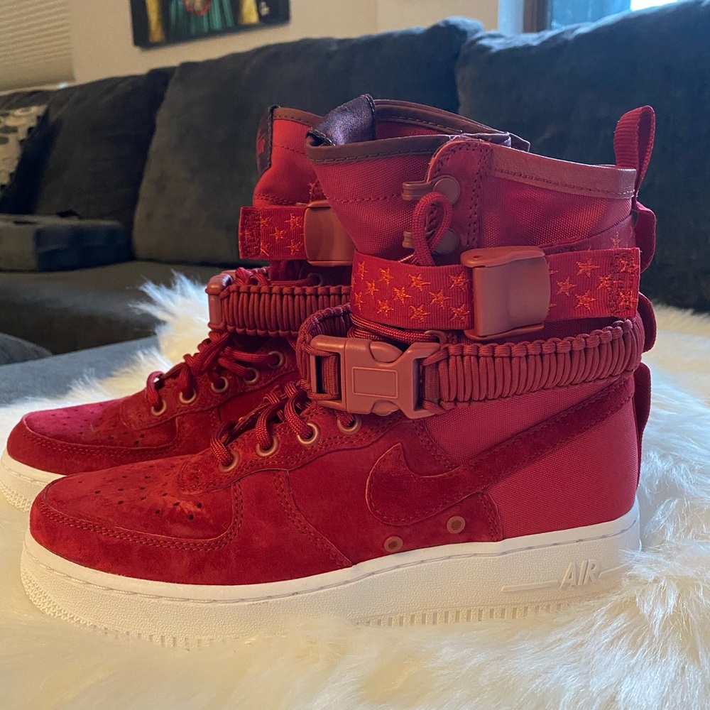 SF Air Force 1 High Top “Red Crush” NEW